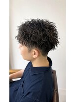 メルシー ドゥ メンズ(merci deux)&nbsp;波巻きパーマセンターパートスパイラルパーマツイストパーマ韓国