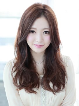 グランマッシュ(GRANMASH) グレージュカラーのフェミニンロング