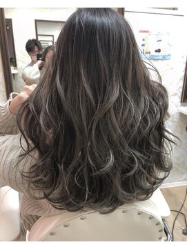 フィガロ ウメダ(FIGARO UMEDA) 【FIGARO umeda】シークレットハイライトロングレイヤーカット