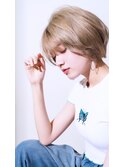 大人かわいいショートボブプラチナブロンド20代30代40代