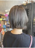 ハイライトカラー切りっぱなし外ハネボブアッシュベージュ透明感