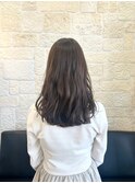魅力を引き立てる冬カラーと上品に揺れるウェーブパーマ#2