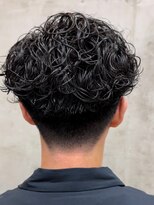 オルト(Altn)&nbsp;大人の波巻きスパイラルパーマミディアムロングメンズカットヘア