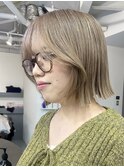 ミルクティーベージュ ハイトーンカラー ボブ レイヤー