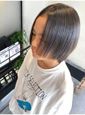 切りっぱなしショートウルフボブ