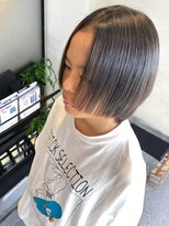 キックス(KICKS) 切りっぱなしショートウルフボブ
