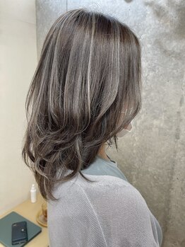 カシュカシュ(cache cache)の写真/トレンドカラーでオシャレ度UP♪丁寧なカウンセリングであなたの理想の髪色を叶えてくれる…☆