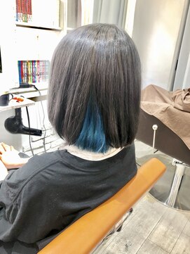 ジーナ 新宿(Zina) ブルーインナーカラー【Zina新宿　木暮　莉茉奈】