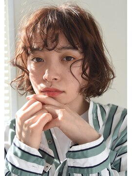 ユノ(juno) 【juno】フェイスラインくるくるパーマ♪ミニボブベージュ