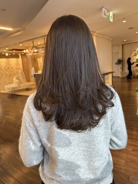 ザック ヴィ(ZACC  vie) レイヤーカット　オリーブベージュ　20代30代40代