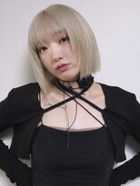 ザ ドッツ(THE DOTS) ホワイトブロンド レイヤー 顔周りレイヤー 切りっぱなしボブ