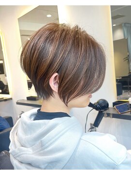 バンプ ギンザ(BUMP GINZA) 30代40代50代絶壁解消ひし形小顔前下がりショートボブ【ERIKA】