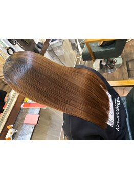 『Silkkine シルッキネ』フィンランド語で「シルクの様な」という意味を込めた独自のプレミアムケアライン