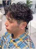 大人カジュアル◎ツイストパーマ×フェードスタイル