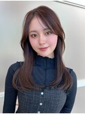 センター分け動きのあるロングレイヤーカットシャギーレイヤー