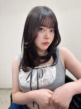 アールイー(Re:) バタフライレイヤーカット×グレージュカラー