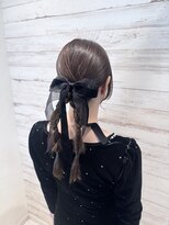 リック(Ric by KENJE)&nbsp;【お呼ばれアレンジ】ツイン編みおろし♪♪