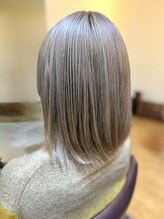 モーチェ(MOUCHE.) ホワイトベージュ