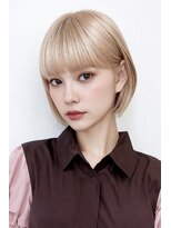 テラス トヨタ(Telasu Toyota)&nbsp;ブリーチカラーのハイトーンブロンドショートボブ