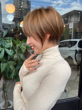 ロンドアリシア 金山(Lond Alexia) くびれショート×シルキーベージュ