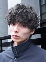 バイフィフス 原宿/表参道(by fifth)&nbsp;緩め波巻きスパイラルパーマシャドウパーマメンズセンターパート