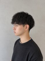 ニーイチイチ(211)&nbsp;メンズツイストスパイラルパーマ/刈り上げ