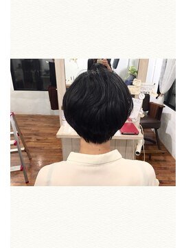 アンプレヴーアジュテ(Impre'vu ajoute) ふんわりトップでエアリーショート