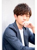 メンズヘアセット トレンド前髪ありのカジュアルヘアスタイル