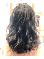 ココモ(cocomo)&nbsp;ワンレングスカール仕上げ