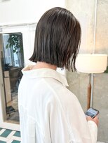 切りっぱなしボブ×オリーブグレージュ