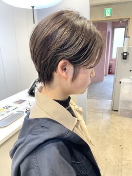 ベルベットヘア 千早店(Velvet hair) ブリーチ履歴を活かしたハンサムショート 【福岡聖容】