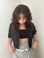 ユイル(Uil) 小顔前髪顔周りレイヤー× くるくるパーマ