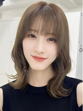 アイトーキョーエス 渋谷(AI TOKYO S) 斜めバング/シルキーベージュ/ブラントカット[渋谷駅]