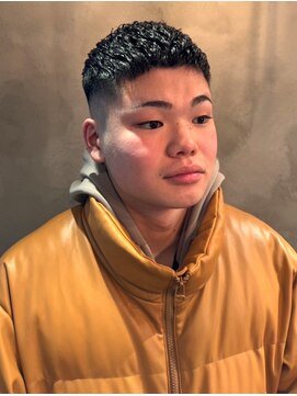 ディスイズバーバーサード(THIS IS BARBER 3rd) スキンフェード クロップスタイル ツーブロック 黒髪