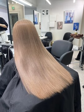 ペレ 渋谷(PELE) イメチェン/ホワイトブロンド/外ハネボブ/美髪/渋谷