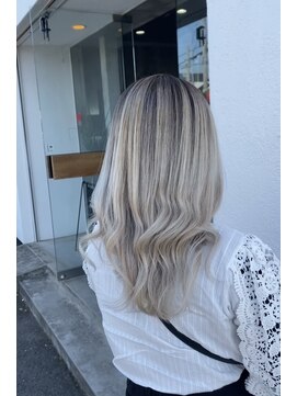 ヴェロニカ バイ ソル(Veronica by SOL) シャドウルーツ