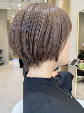 ソワネ 表参道(soigne) 表参道丸みショートボブレイヤーカットアッシュグレー50代◯