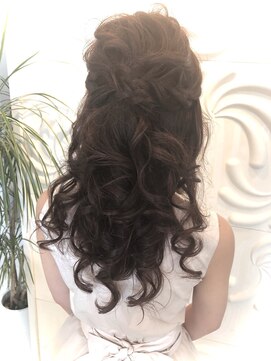 美フレイヤ(FREYJA) ハーフアップ