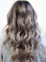 エムスラッシュ センター南(M.SLASH)&nbsp;M.SLASH南/ハイライトカラー/wカラー/抜け感/シルバーグレイ