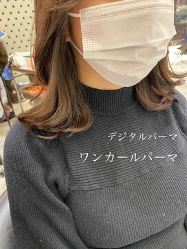 アピッシュ ギンザ(apish ginza) tomo apish独自のコテ巻き風くびれカール/デジタルパーマ