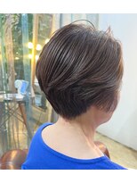 ビハインドザカーテン(BEHIND THE CURTAIN)&nbsp;ショートボブ×明るい白髪染め×大人ハイライト