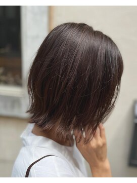 サーティーン(THIRTEEN) vegan認証HUEカラー・落ち着いたブラウン・ボブスタイル☆30代