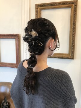 リスプレンデレブロレット risplendere BroLetto ゴールドアクセでお呼ばれアレンジ