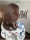 やわらかいブラウンカラー×毛流れレイヤーカット