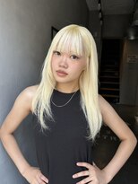 ジーナ(XENA) 抜きっぱなしブロンド　渋谷　デザインカラー