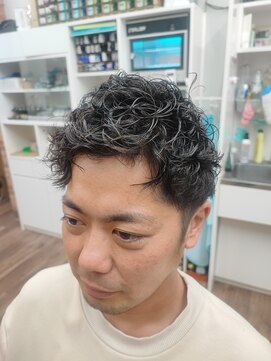 トリイ(TORII) 2ブロックショート・さっぱりスパイラルパーマ