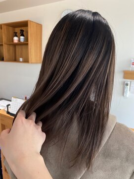 エヌダブリュエイチ(n.w.h) 根本が気にならないブリーチカラー