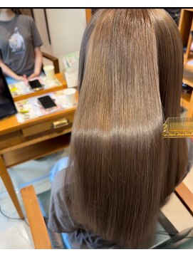 オリオリ ネイ(oli-oli ne'i) 髪質改善ストレート/シルキーベージュ/ミルクティーアッシュ