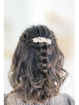 ファクト(FACT SPA) ミディアムヘアハーフアップ