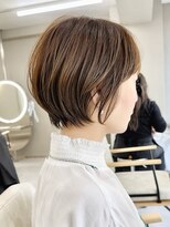 アイドットプラス 札幌大通り(i.+ODORI)&nbsp;ベージュカラー小顔似合わせ耳かけショートヘア20代30代40代